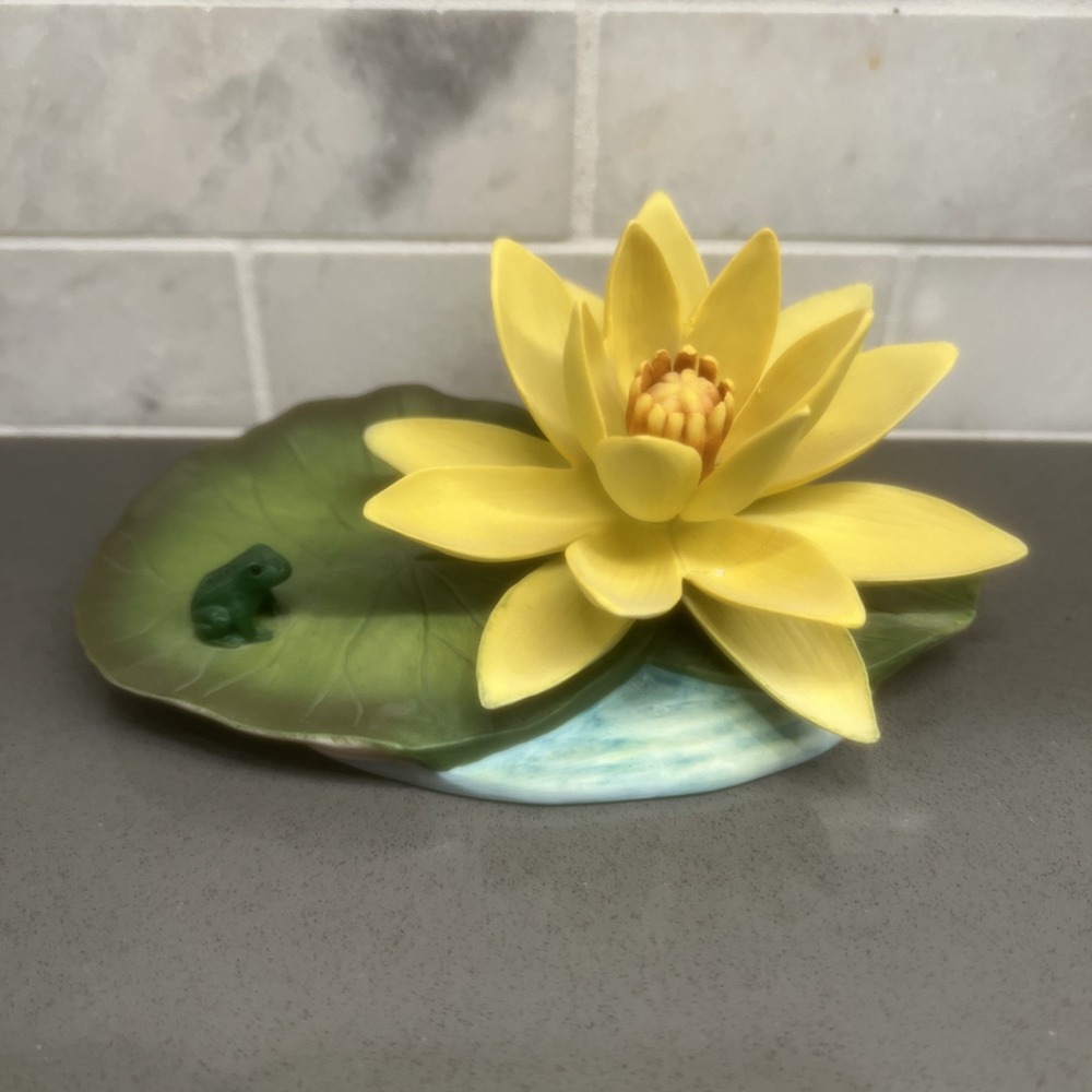 Vintage 1984 Andrea by Sadek Porcelain Yellow Water Lily/frog #7031 Japan